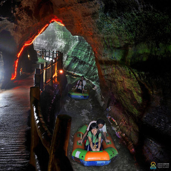 地下大峡谷漂流(图:山水圣人旅游同盟)