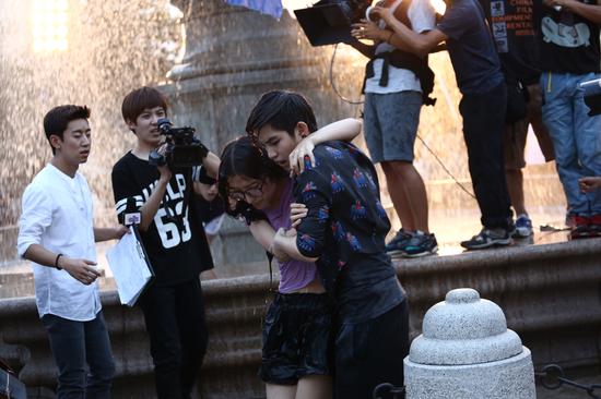 《青春相贱不恨晚》上线 金宇彬携手潘辰