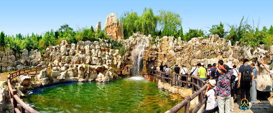 萤火虫水洞(图:山水圣人旅游同盟)