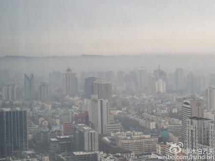南京沿江薄雾飘渺 现海市蜃楼奇景