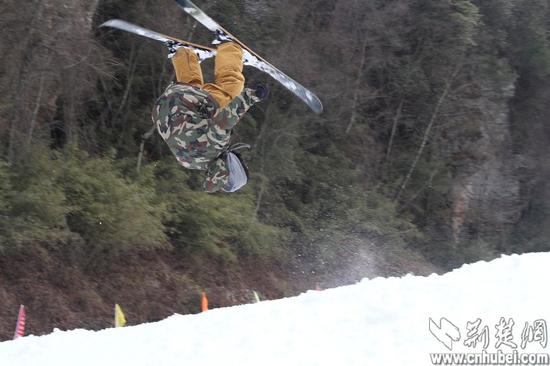 神农架趣味滑雪赛