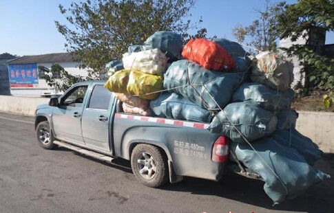 超高超载超长超员 黔西南4辆车被罚款扣分