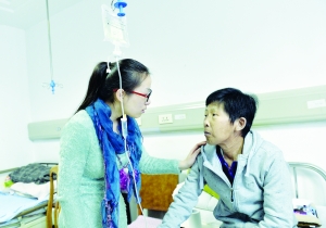 母亲患病住院 大四女孩想找份工作赚钱治病