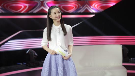 奶茶妹妹做科学助教 初次主持显功力