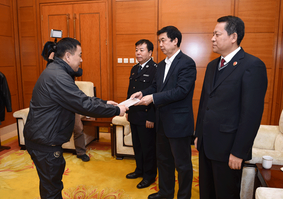 辽宁凤城市委原书记王国强从美回国投案自首