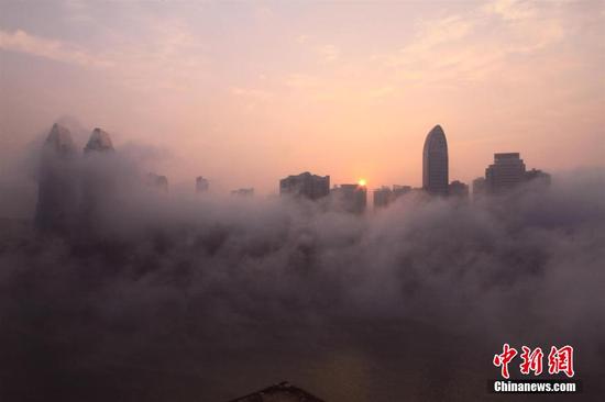 宜昌三峡两坝现云雾景观 宛如仙境