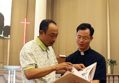 孙海英遭炮轰:信基督能演好共产党人吗?|孙海英