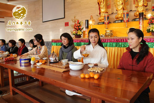 厦门太平岩寺举行甲午年禅心普茶年会 总结分享禅修心得