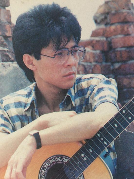 姜育恒妻子披露负债内幕 回首32年爱情路