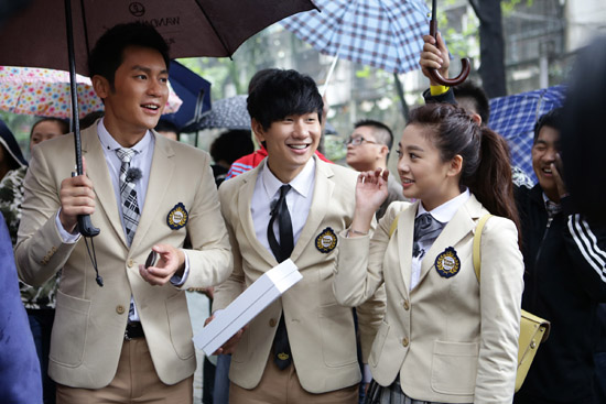 李晨跑男显暖男本色 守护队友细腻暖心