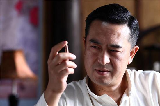 《花火花红》曝主题曲《醉爱》小人物悲情|《花火花红》|主题曲|张嘉译_新浪娱乐_新浪网