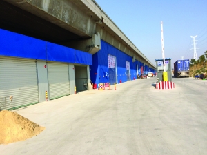 常州江宜高速公路桥洞下私建仓库 对外出租做