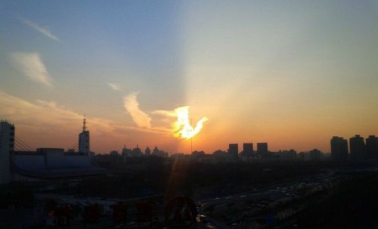 “火凤凰”晚霞