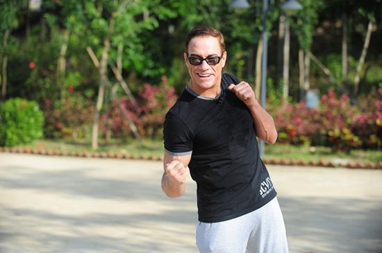 《囍从天降》变擂台？李小龙决战尚格云顿