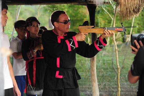 《囍从天降》变擂台？李小龙决战尚格云顿