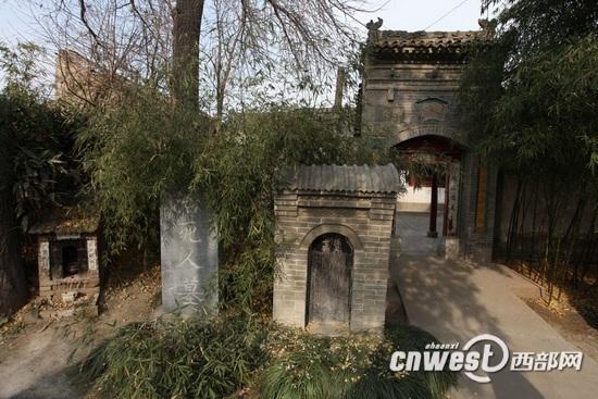 现实中王重阳的清修地,小说中神雕侠侣的归隐地,现实中却像一个粗制滥造的山寨景点。