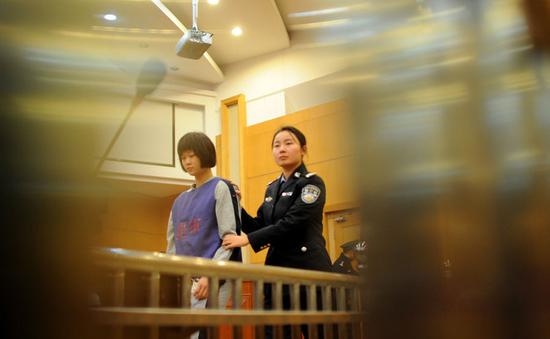 将毒品卖给下家时被抓
