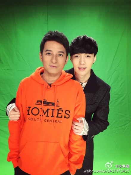 张艺兴被指抱李维嘉大腿上位心机重 