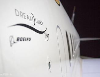 阿提哈德A380和B787亮相阿布扎比