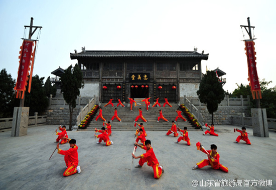 梁山好汉表演(图：山东省旅游局)