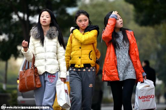 2015年湖北省艺考开考 面试考生被禁止画舞台