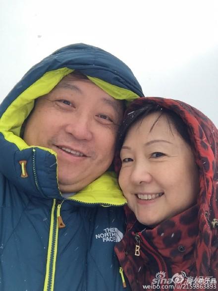 王晶和老婆携手40年 忆相识如电影般浪漫