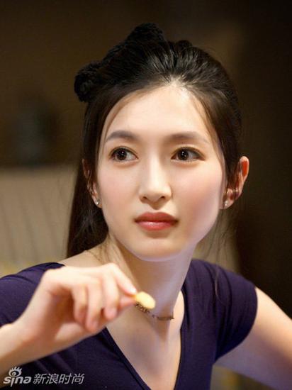 江疏影塑造的绿茶女神角色也十分养眼