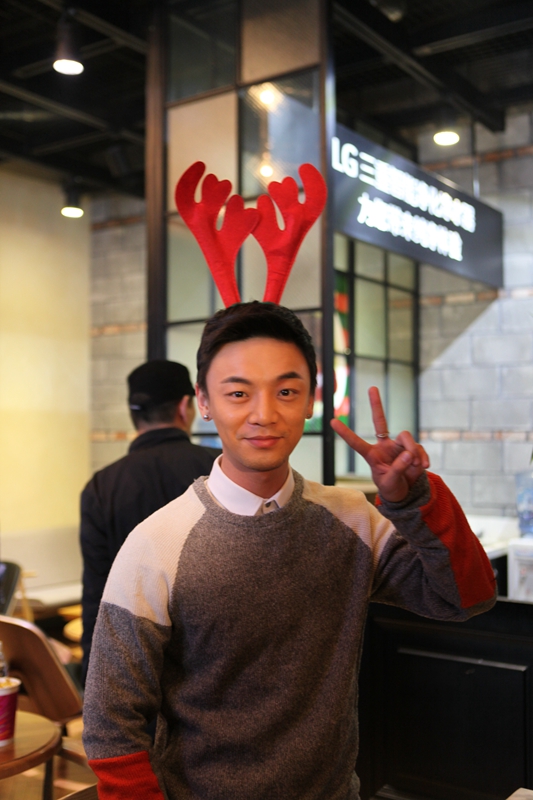 《微爱》上映3日票房冲亿 顾长卫转型获赞