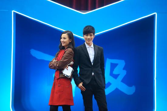 冬花温馨回归 明星云集共庆特别新年班会|一年