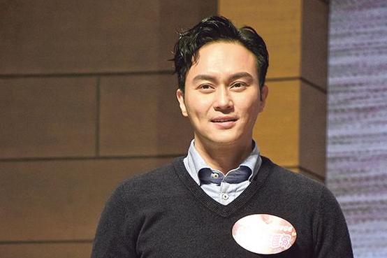 张智霖女粉丝为见偶像躲厕所 吓呆本尊