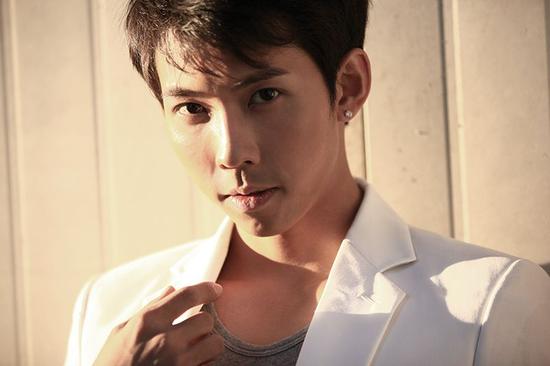 《谍莲花》青阳爆料:片场大家“睡”巴图