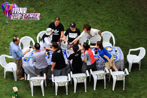 高梓淇为父母成房奴 与蔡琳烹饪美食默契