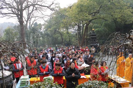 法眼祖庭南京清凉寺隆重举行2014迎新年放生活动