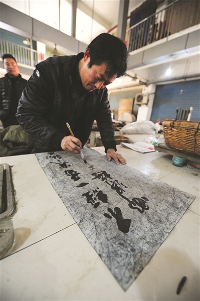 太仓卖菜哥爆红网络 希望能得专业作家指导