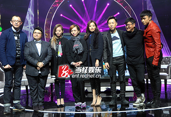 总导演洪涛带着《我是歌手3》首发七位歌手集体亮相