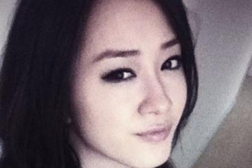 戚薇小姑子30日出殡 韩国教会举行仪式