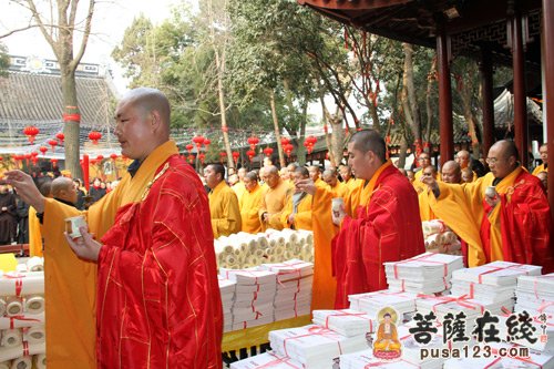 苏州寒山寺举行第三届万人抄经圆满回向法会