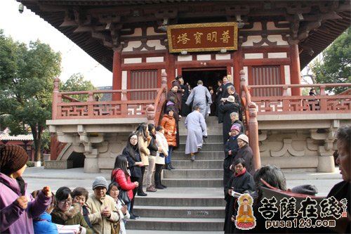 苏州寒山寺举行第三届万人抄经圆满回向法会