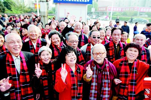 第六次人口普查 老龄化_人口老龄化图片(3)