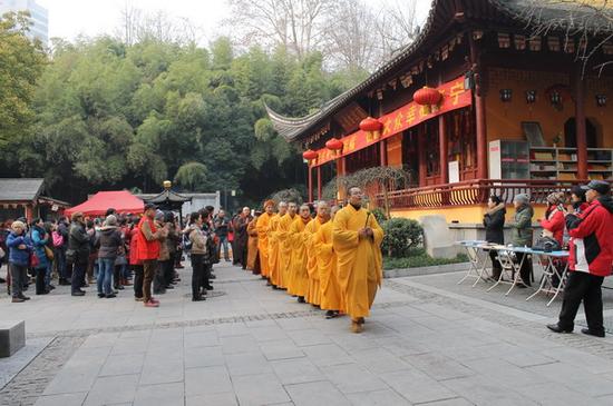 法眼祖庭南京清凉寺隆重举行2014迎新年放生活动