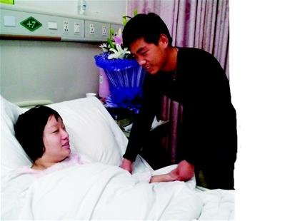 枝江22岁妈妈诞单卵三胞胎 几率是两亿分之一