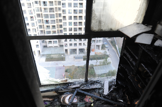 合肥市民搬家燃放烟花爆竹 12楼新装修住户被