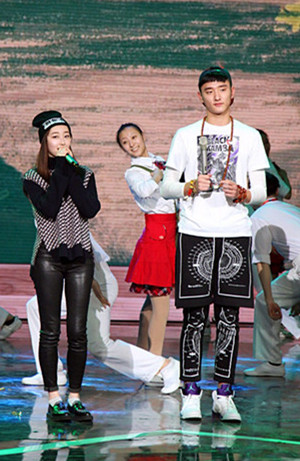 蒋梦婕于小彤放歌跨年 新生代致敬经典