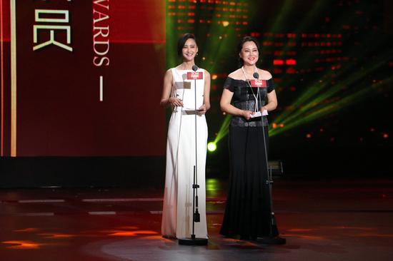 张歆艺、宋佳黑白双煞