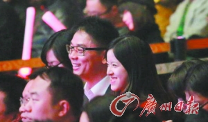 奶茶妹清空微博 刘强东删示爱微博疑情变
