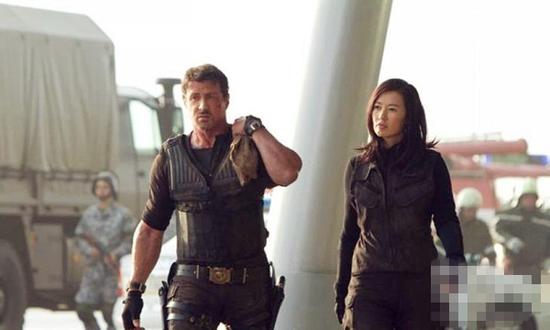 《敢死队2》中余男