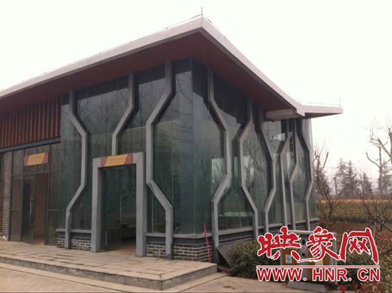 　生态廊道内的公建综合体 