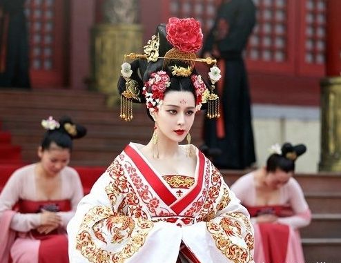 刘晓庆力挺范冰冰版“武则天”：造型很美