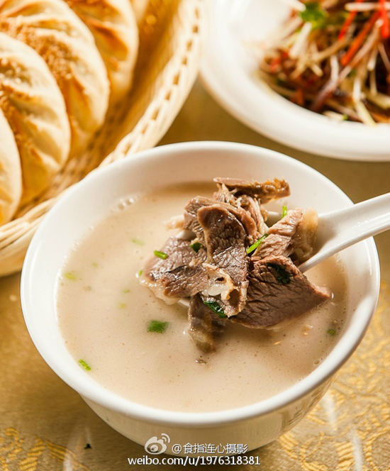 羊肉汤(图:@食指连心摄影)