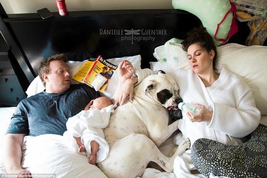 镜头记录父母狼狈辛酸史